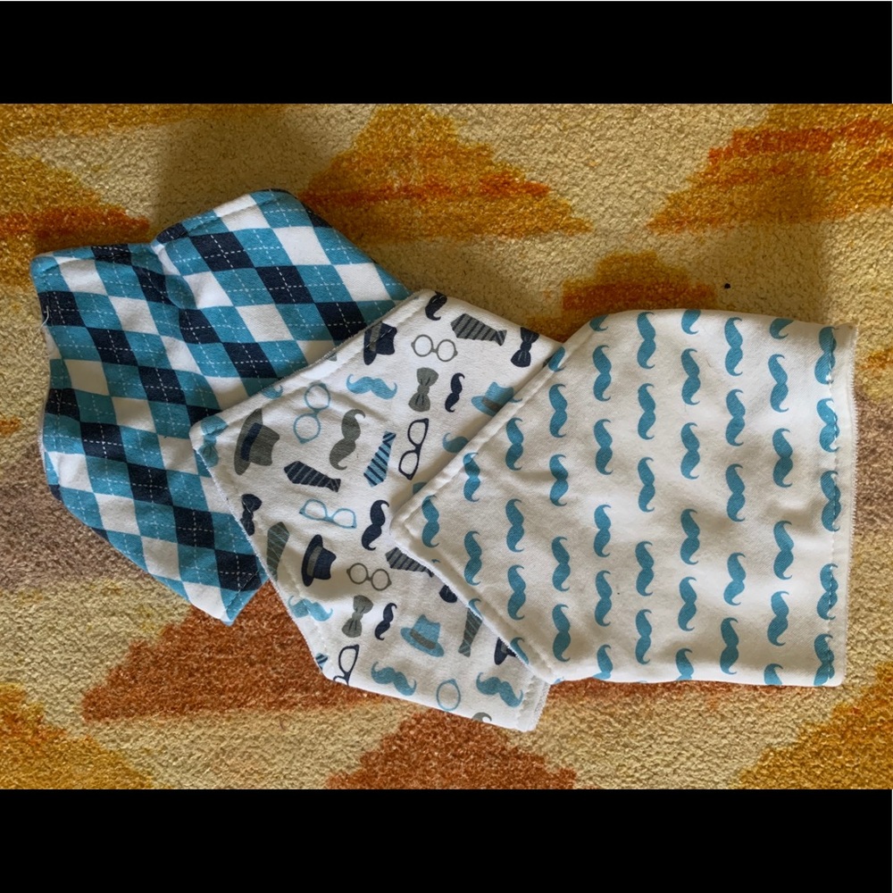 New unused baby bandana bib